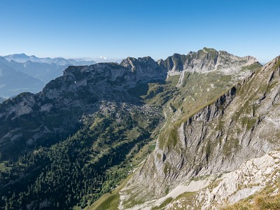 DCLDLUX8-20250818-1000938