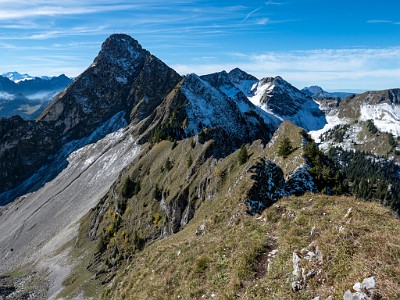 DCLDLUX8-20251007-1001663