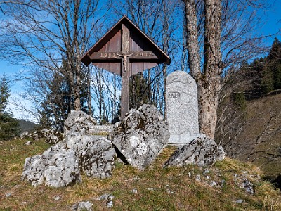 DCLDLUX8-20251218-1002184