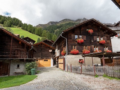 DCLDLUX8-20250902-1001319