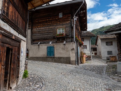 DCLDLUX8-20250902-1001320